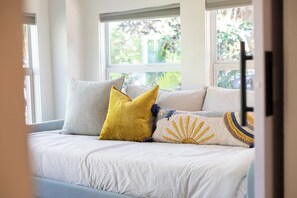 7 habitaciones, tabla de planchar con plancha, internet y ropa de cama 