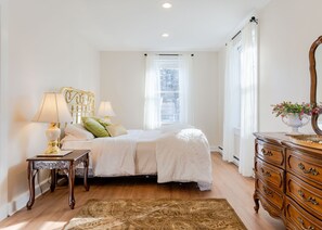 3 bedrooms, desk, iron/ironing board, travel cot