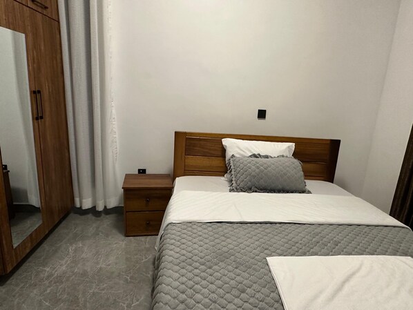 Schreibtisch, kostenloses WLAN