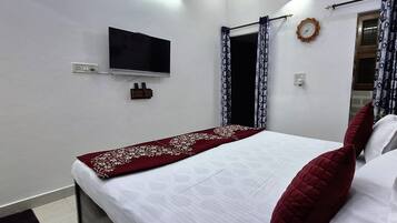 1 bedroom, iron/ironing board