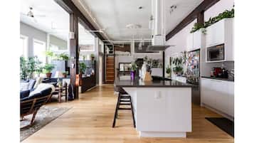 Mikroaaltouuni, uuni, liesi, astianpesukone