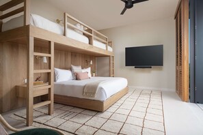 4 Schlafzimmer, Zimmersafe, Schreibtisch, Bügeleisen/Bügelbrett