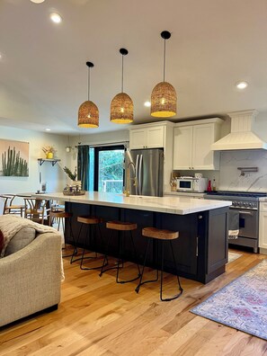 Fridge, microwave, oven, stovetop - Luxury Meets Tranquility — Stylish Hilltop Home Minutes from Downtown Murphys (Murphys)