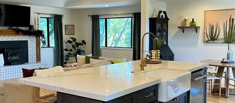 Luxury Meets Tranquility — Stylish Hilltop Home Minutes from Downtown Murphys