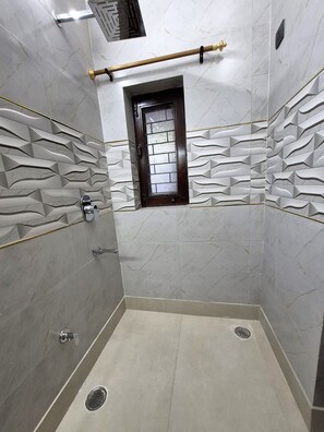 Shower, bidet, towels, soap