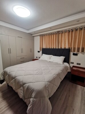 2 chambres, bureau, fer et planche à repasser, Wi-Fi gratuit