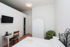 3 عدّة غرف نوم وواي فاي وملاءات أسرّة