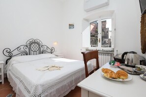 3 عدّة غرف نوم وواي فاي وملاءات أسرّة