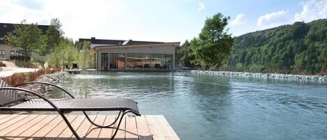 Außenpool (je nach Saison geöffnet)