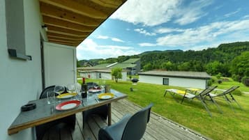 Bungalow, Garden View | In-room safe, free WiFi