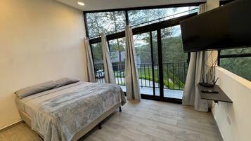 4 Schlafzimmer, BĂŒgeleisen/BĂŒgelbrett, Internetzugang, BettwĂ€sche