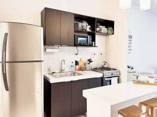 Private kitchen - Comfort House in San Miguel with Wi-Fi, Air Conditioning and Private Patio (San José Quelepa)