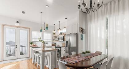 Charming Downtown Treasure - Enchanting home with new hot tub