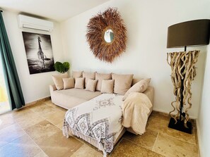 Living area - Coco jungle Bohemia 12 minutes from the sea (Martigues)