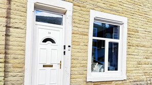 Exterior detail - 3-bed home in Burnley, Ideal for Contractors & Getaways w/Free Parking (Burnley)