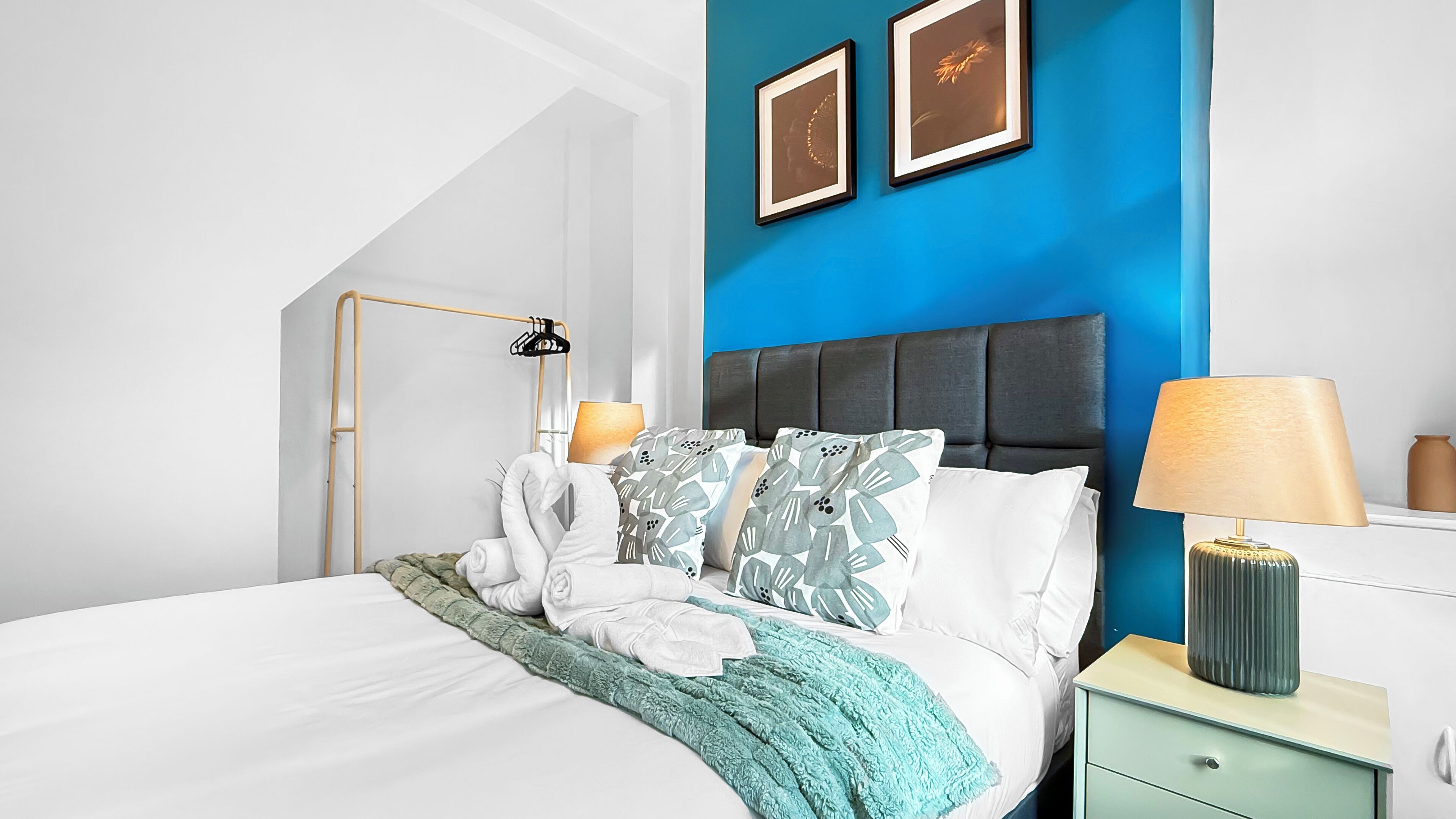 3 bedrooms, iron/ironing board, WiFi, bed sheets