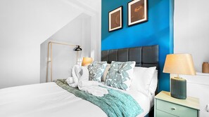 3 bedrooms, iron/ironing board, WiFi, bed sheets