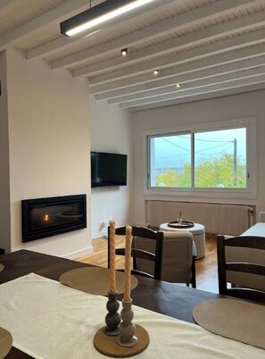 Dining - Villa Hortensia - Cottage near Fontainebleau (Moret-Loing-et-Orvanne)