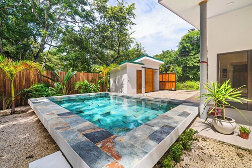 Casa Tortuga – Modern 3BR Pool Home by the Beach