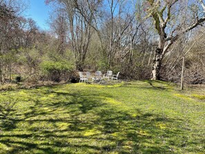 المنطقة المحيطة بالمنشأة