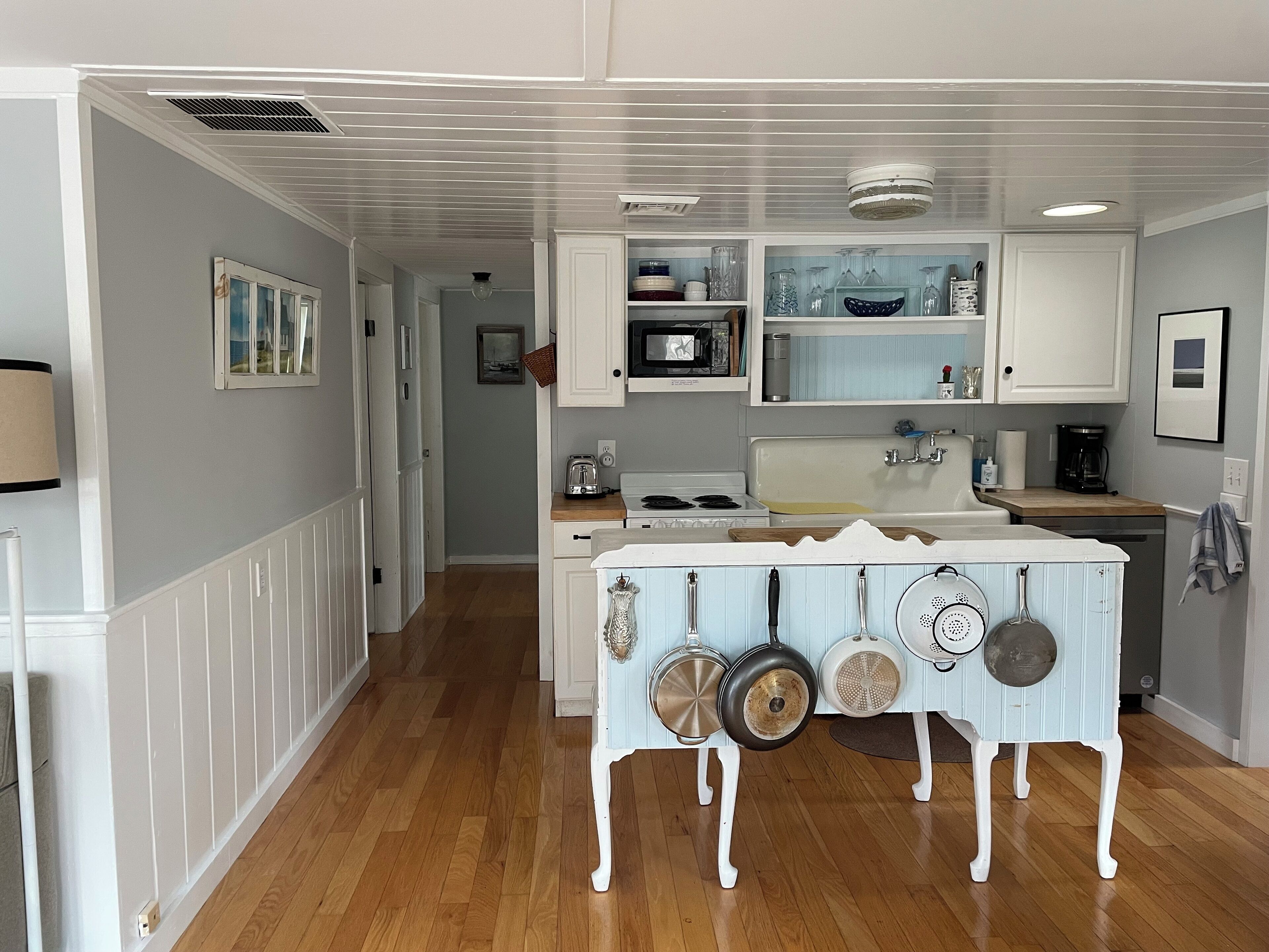 ثلاجة، ميكروويف، فرن، موقد طهي مسطح