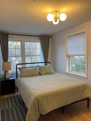 3 Schlafzimmer, Schreibtisch, Bügeleisen/Bügelbrett, kostenloses WLAN