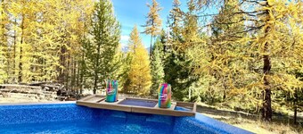 Montana 3BR Cabin: Hot Tub, Sauna & Mountain Views