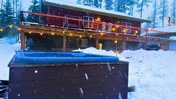 Tina de hidromasaje al aire libre