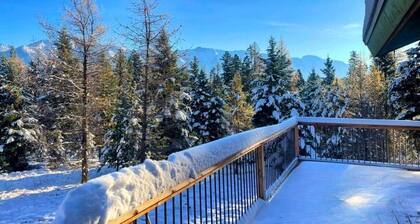 Log Cabin: Hot Tub, Sauna, Wet Bar & Mtn Views