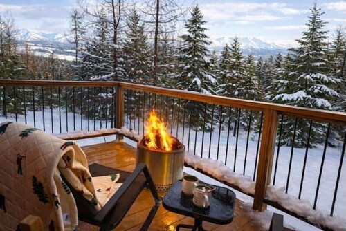 Log Cabin: Hot Tub, Sauna, Wet Bar & Mtn Views