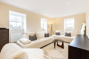 Smart TV - E1 Loft - Modern and spacious 3bed 2bath near Shoreditch & Canary Wharf. (London)