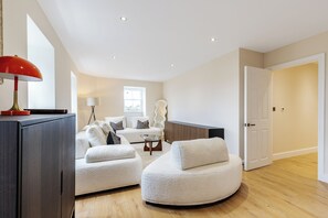 Smart TV - E1 Loft - Modern and spacious 3bed 2bath near Shoreditch & Canary Wharf. (London)