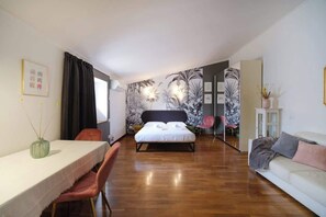 1 chambre, fer et planche à repasser, Wi-Fi, literie fournie