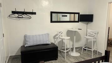 1 quarto, acesso à internet, roupa de cama