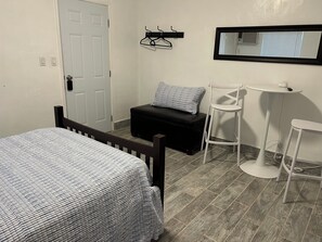 1 chambre, accès au Wi-Fi (inclus), literie fournie