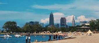 Edgewater house with AC in charming Cleveland's Historical District