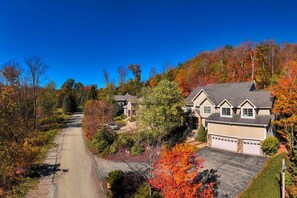 Exterior - Summit Retreat Sleeps 30 inside Seven Springs (Champion)
