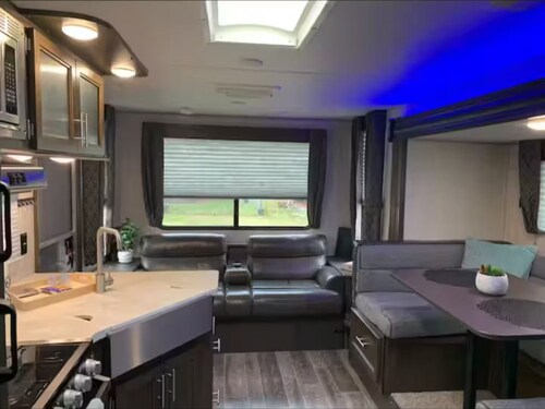 The GreyWolf - Convenient & Cozy RV