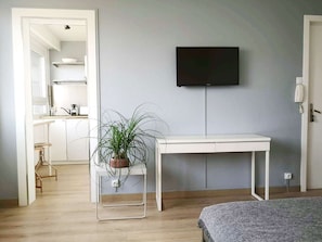 1 slaapkamer, een strijkplank/strijkijzer, internet, beddengoed