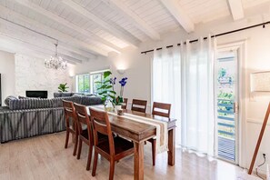 Dining - Hillside Hideaway - Private Woodland Hills Canyon Guest Suite with Views (Los Angeles)