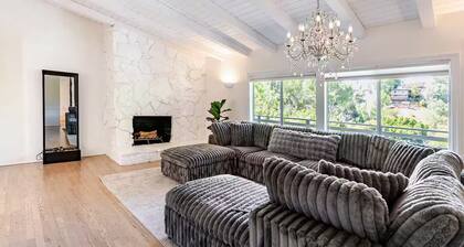 Hillside Hideaway - Private Woodland Hills Canyon Guest Suite with Views