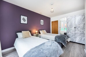 Unclassified image, 4 of 23, button