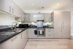 Unclassified image, 2 of 23, button