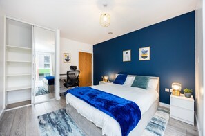 Unclassified image, 2 of 23, button