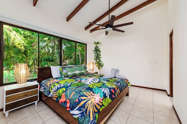 2 عدّة غرف نوم وواي فاي مجانًا وملاءات أسرّة