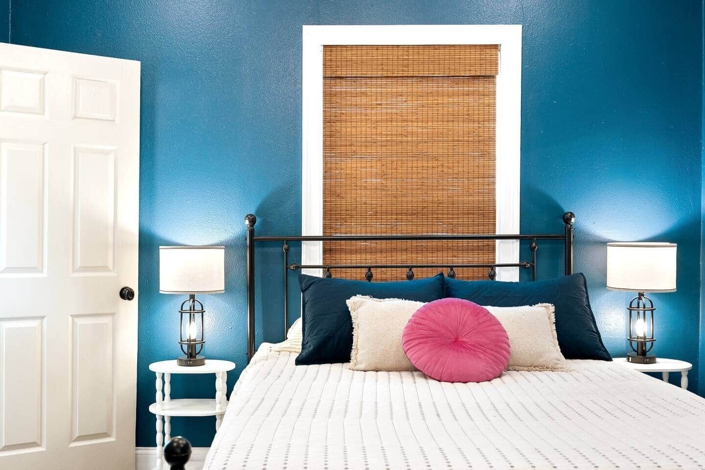 2 Schlafzimmer, Schreibtisch, Bügeleisen/Bügelbrett, WLAN