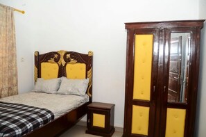 2 dormitorios, tabla de planchar con plancha, Internet y ropa de cama