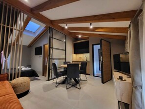 Interior - Studio with air conditioning, in the town center (Bale)