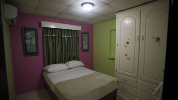 3 bedrooms, iron/ironing board, free WiFi, bed sheets