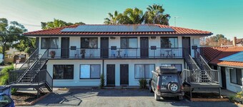 Sanz Motel Wentworth 